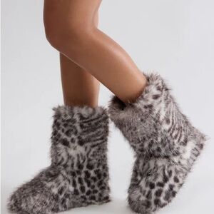 Faux Fur Leopard Print Cozy Booties - Gray